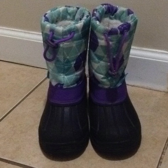 Girls size 12 snow boots - Picture 2 of 3